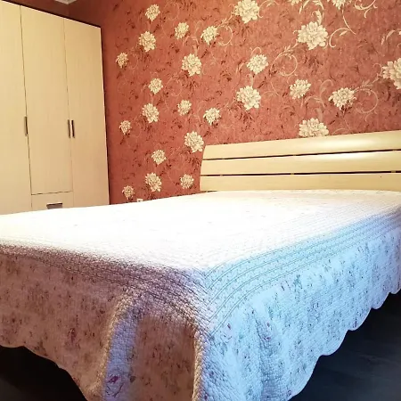 Rendez-vous In Apartment *